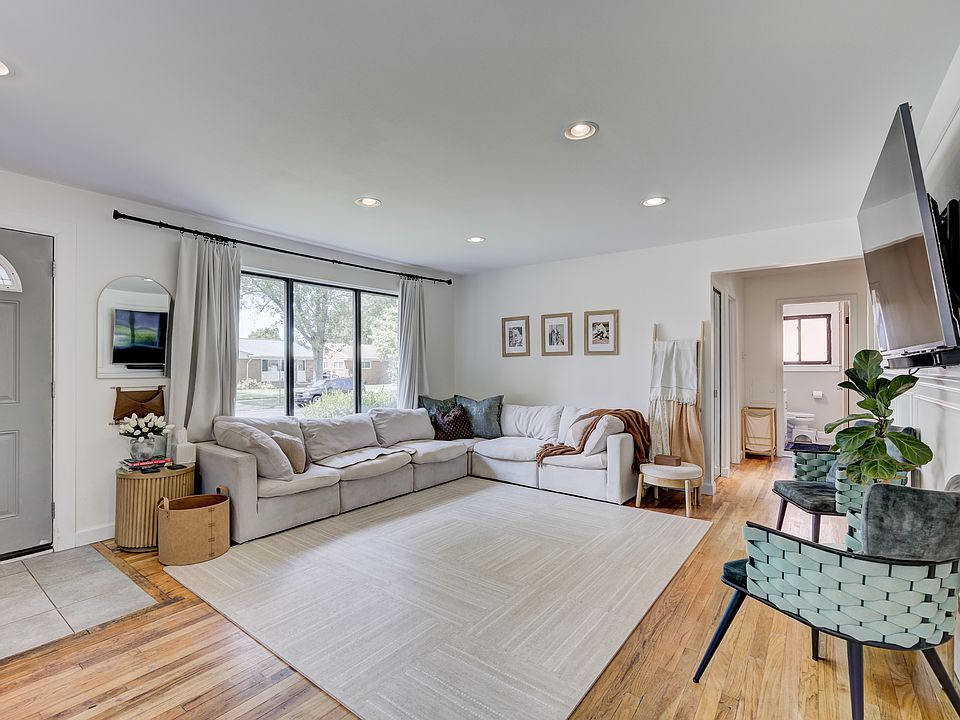 29584 Howard Ave, photo 4