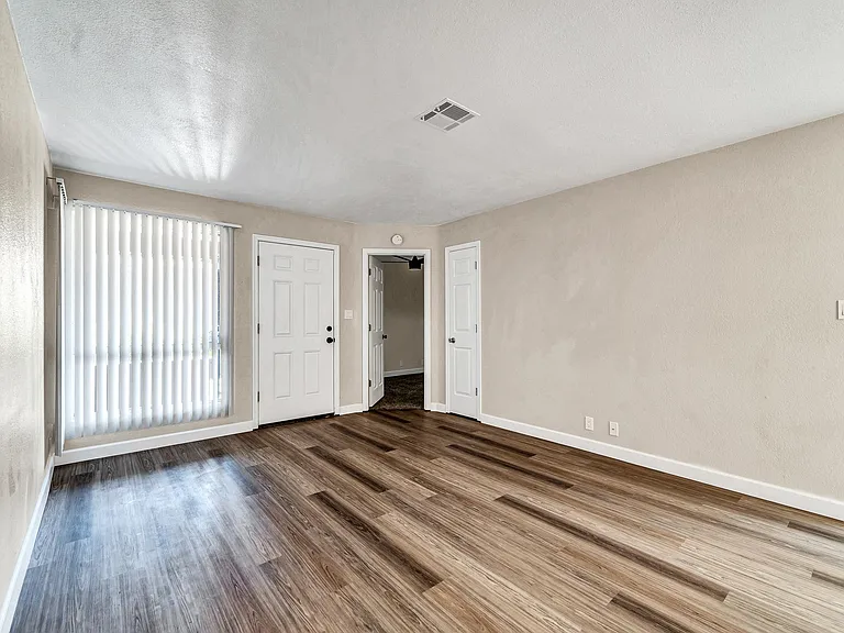 317 W Hononegh Dr #7 — Photo 7