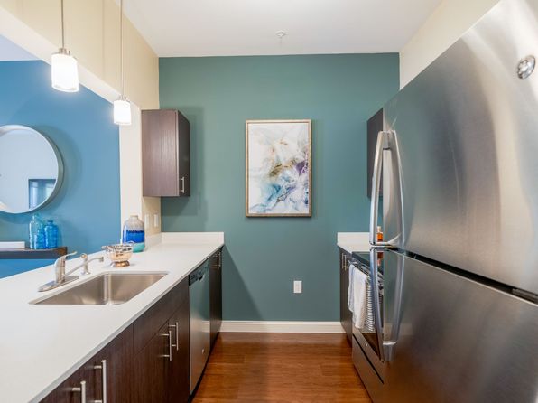 12 Valley St #215