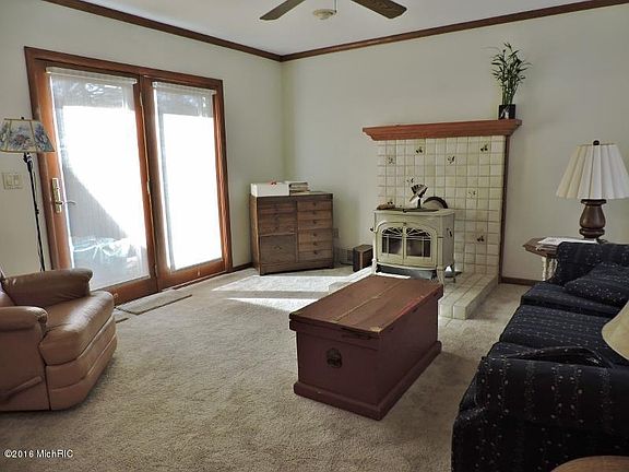 2nd image of 807 Cypress St