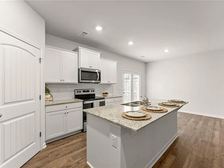 300 Stoneybrook Dr — Photo 14