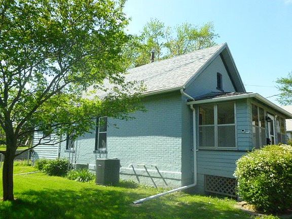 3rd image of 735 S Avenue C