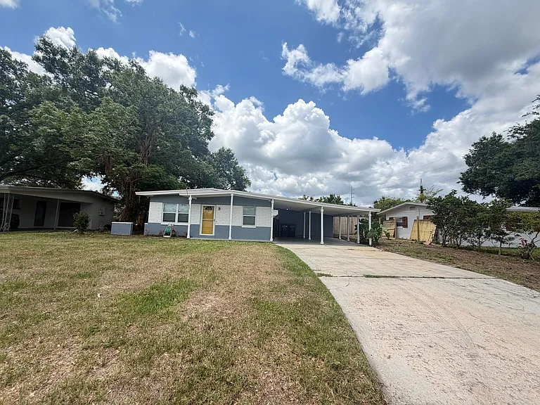 3612 Surrey Dr — Photo 2