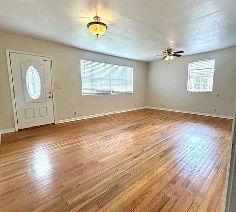 2nd image of 3660 Eloise St