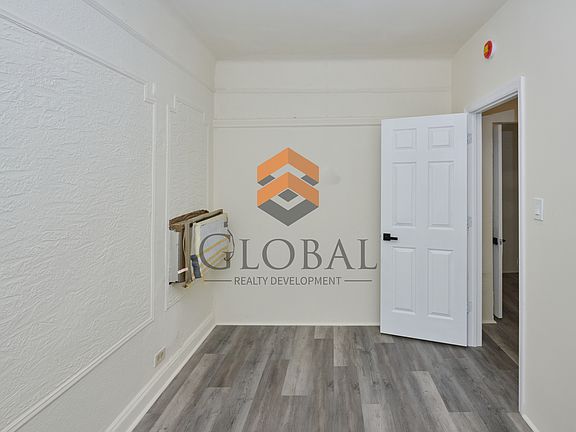 4th image of 865 E 215th St Floor 1
