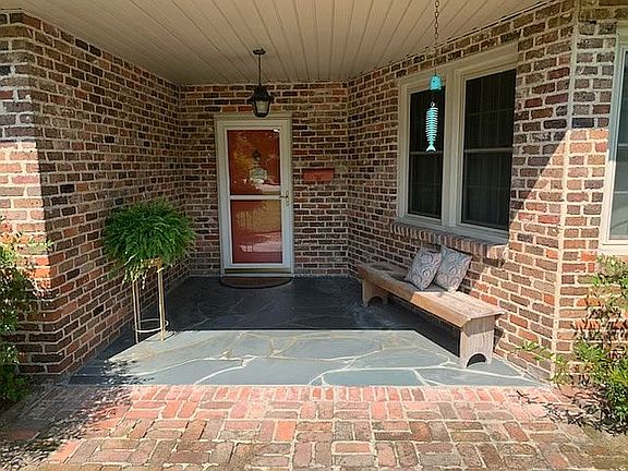 2nd image of 1605 Longview Ave