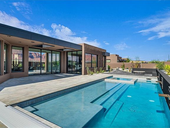 5th image of 548 W Indigo Way