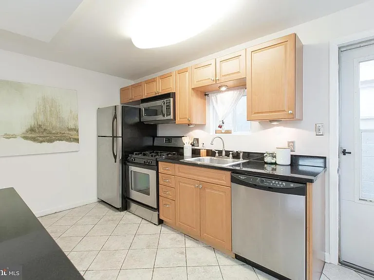 1136 Oneil St — Photo 7