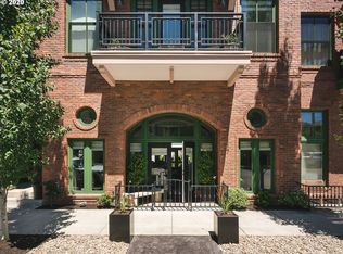 117 SW Gibbs St, Portland, OR 97239