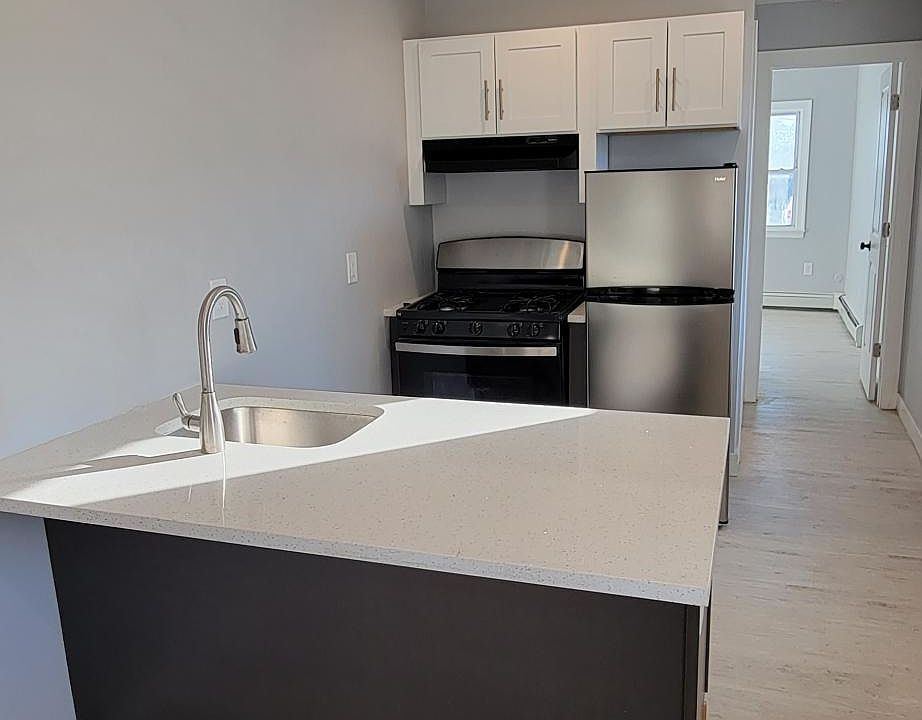 1st image of 212 Zabriskie St #1B