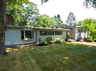 1 Nutmeg Ln, Andover, MA 01810