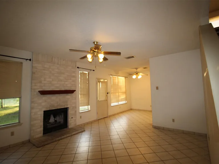 8622 Piney Creek Bnd — Photo 10