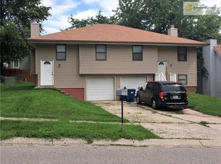 1416 La Chateau Dr, Liberty, MO 64068