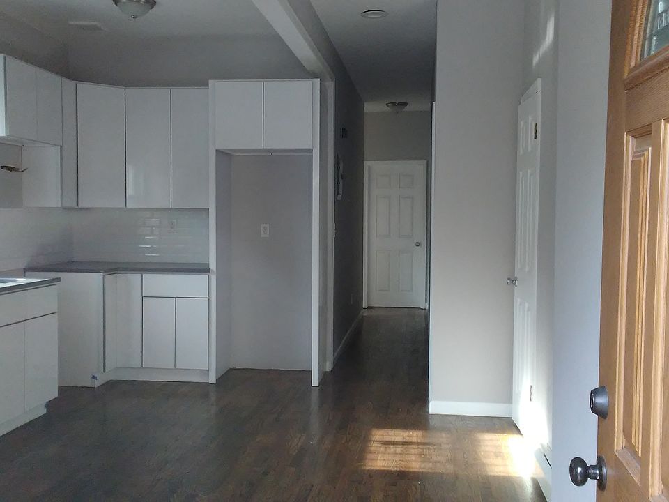 2nd image of 14403 Lakewood Ave