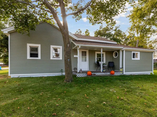 421 W Railroad St, Dowagiac, MI 49047