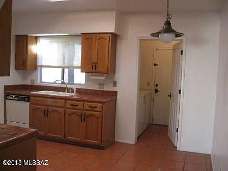 3rd image of 1505 N Camino Emiliano