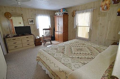 3rd image of 186 S Tara Dr