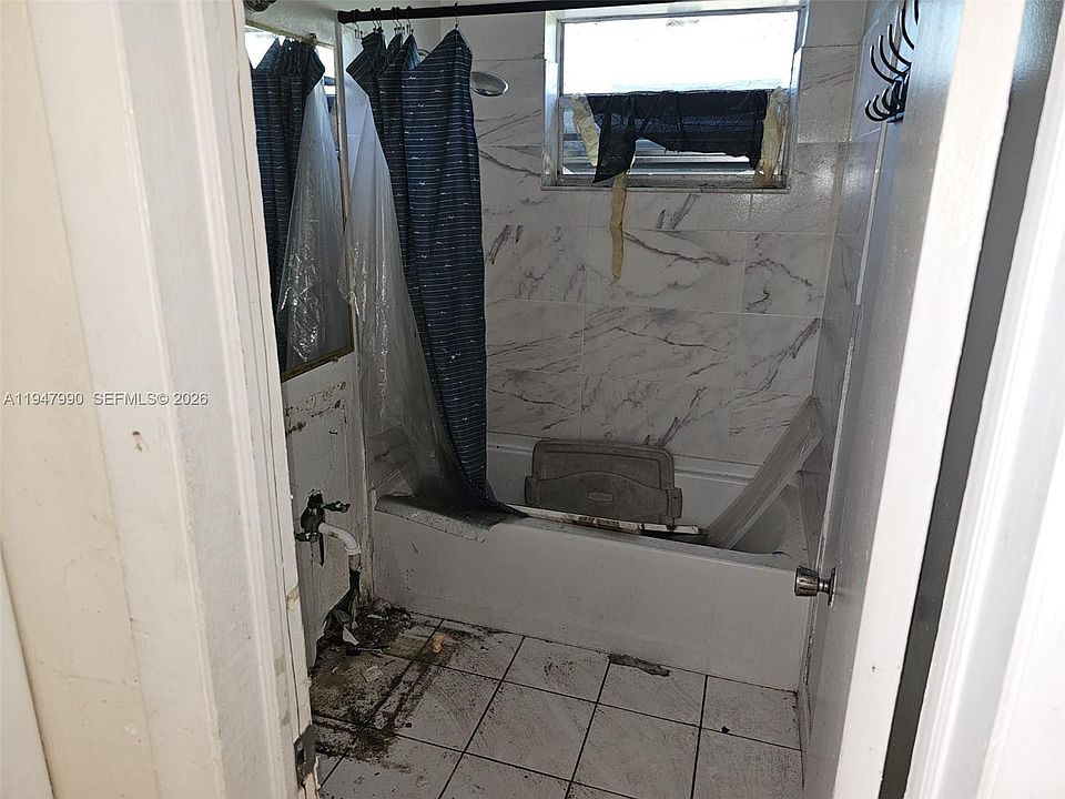 2nd image of 2243 Mayo St