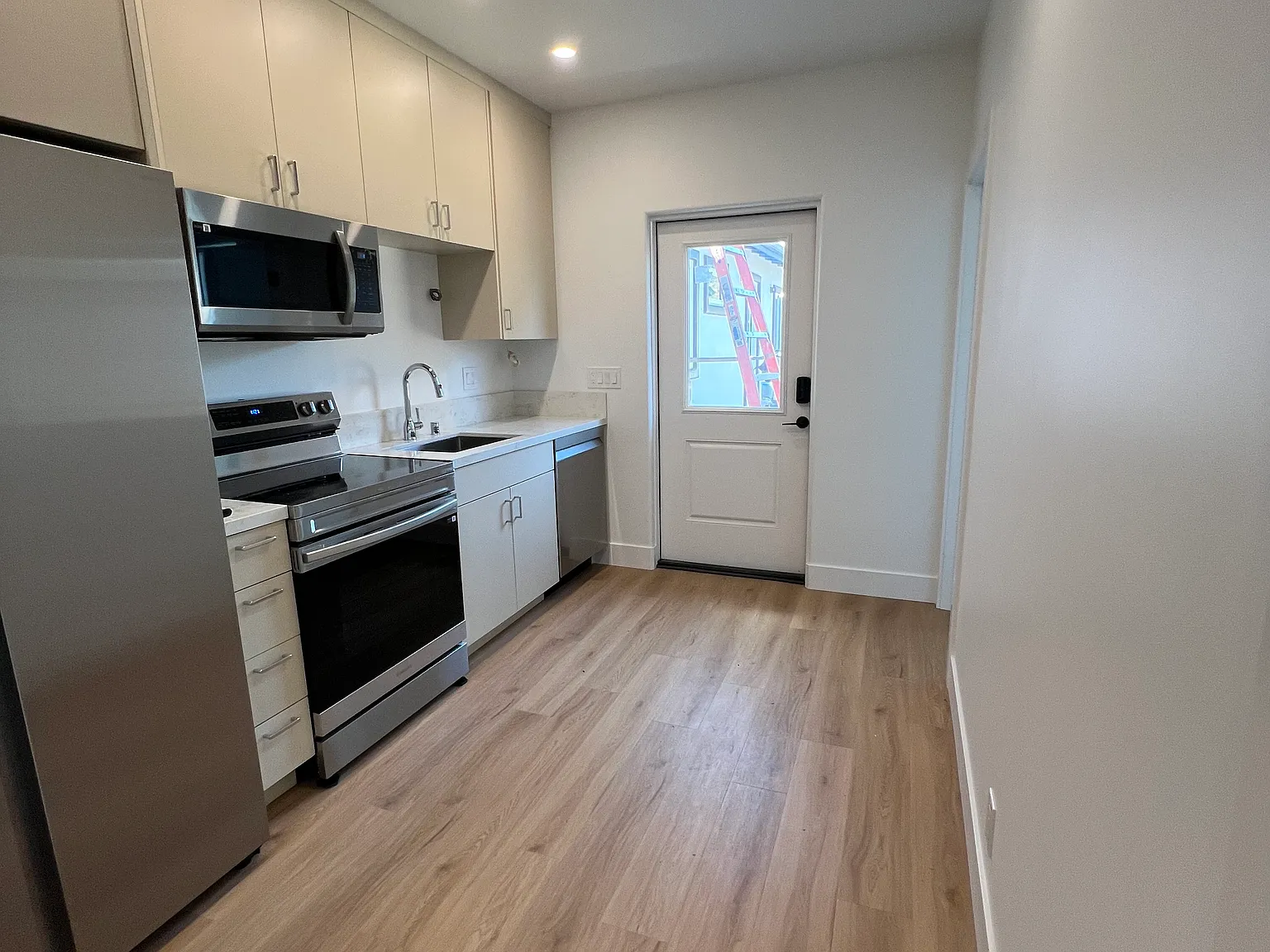 1266 Loch Lomond Dr — Photo 1
