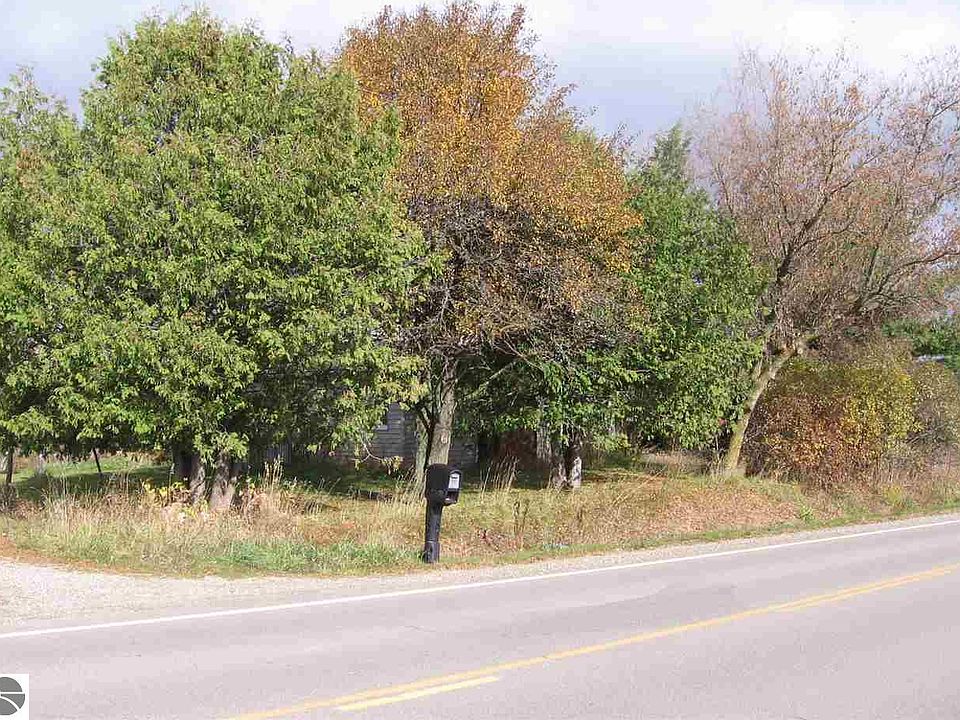 2nd image of 751 E State Rd