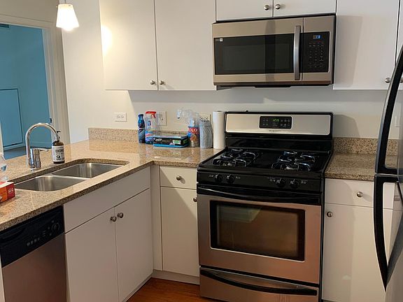 2nd image of 1400 S Michigan Ave APT 1705