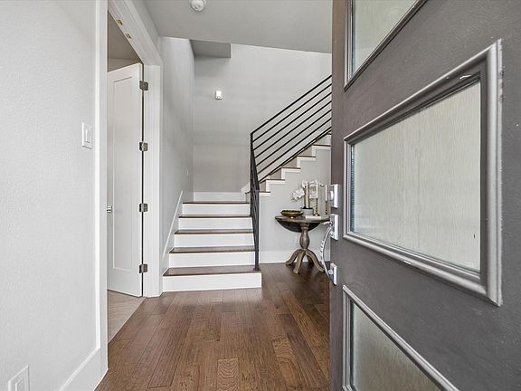 4th image of 5707 Larkin St #B