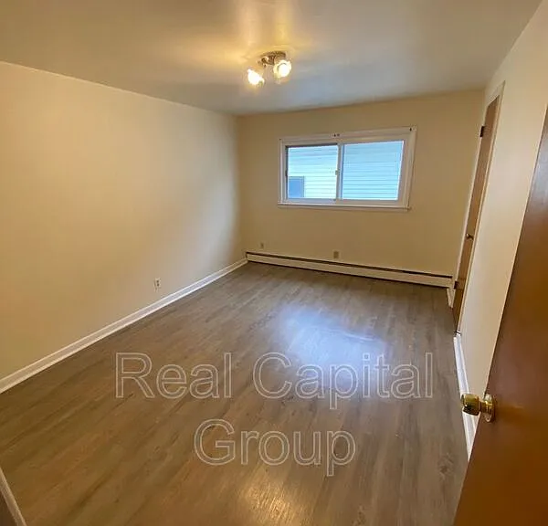 180 Euclid Ave #2 — Photo 6