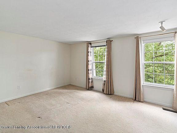3rd image of 6343 Beechfield Dr