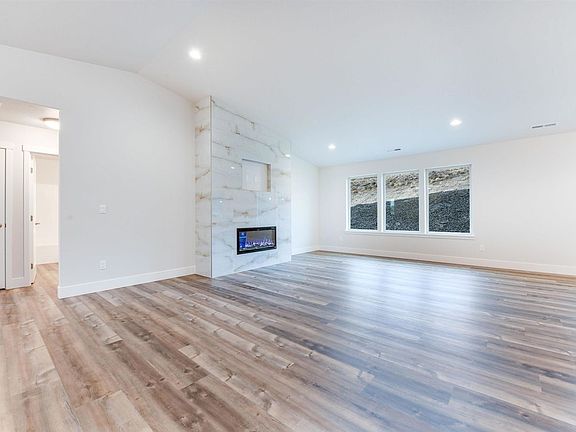 5th image of 6084 W 30th Pl