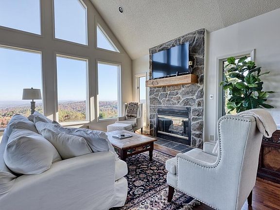 12th image of this home