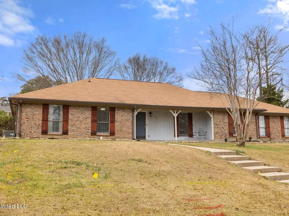 1203 Dartmoor Dr, Clinton, MS 39056