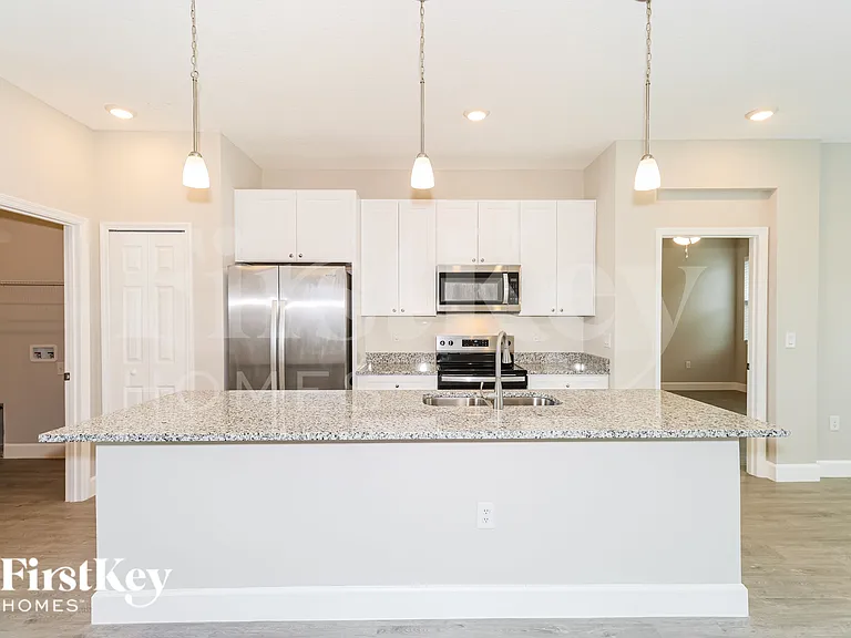 1200 Cogan Dr SE — Photo 5