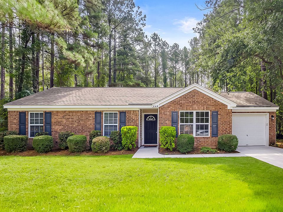 1st image of 446 Shadowbrook Cir