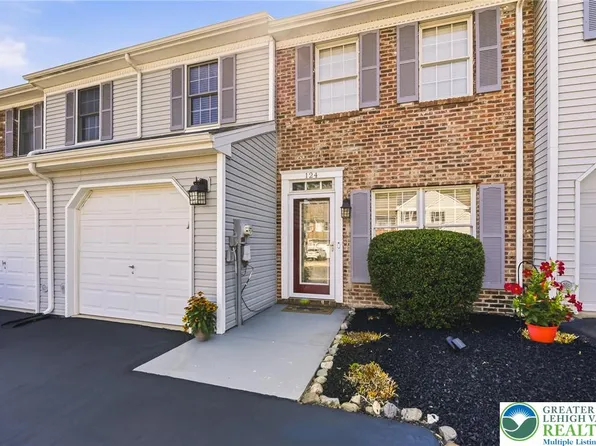 124 Brookfield Dr, Macungie, PA 18062