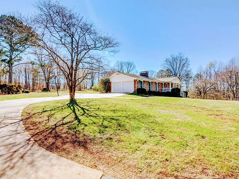 10208 Cumming Hwy — Photo 12