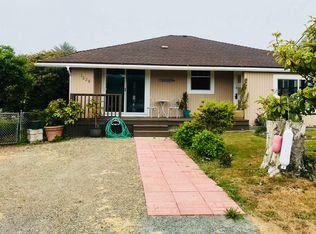 1236 Moore St, Brookings, OR 97415