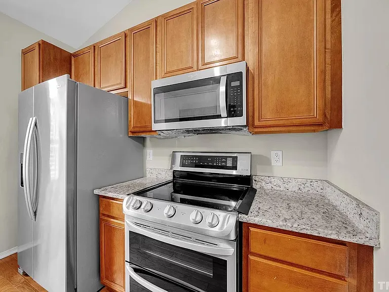401 Courthouse Dr — Photo 9
