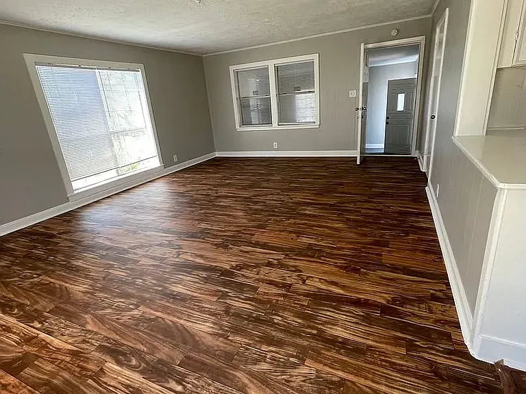 1503 Link Ave — Photo 4