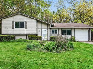 24403 Rolling Oak Dr, South Bend, IN 46628