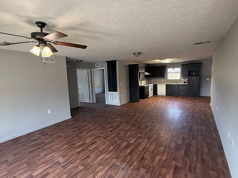 110 Nancy Ln — Photo 5