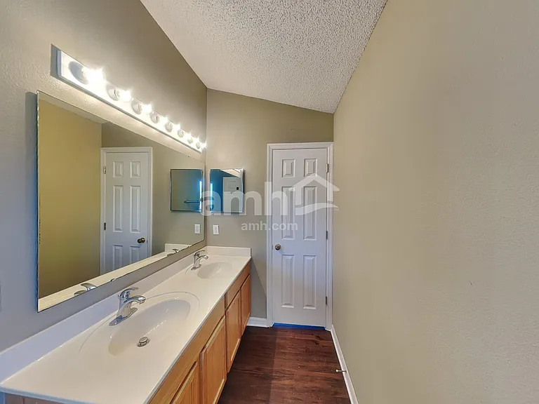 244 Verzon Ct — Photo 14