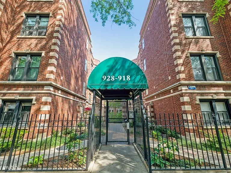 924 W Ainslie St #3S — Photo 1