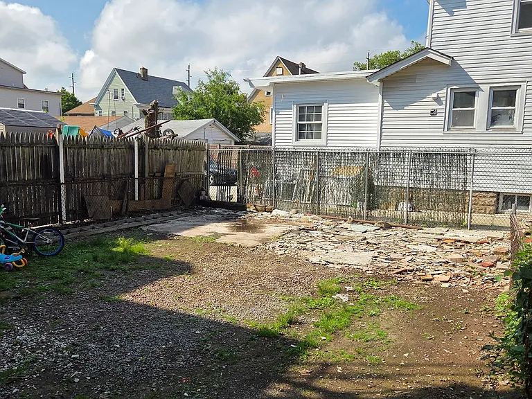 33 Springdale Ave — Photo 16