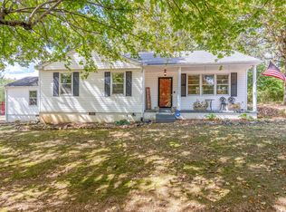 102 Royal Oak Dr, Dickson, TN 37055