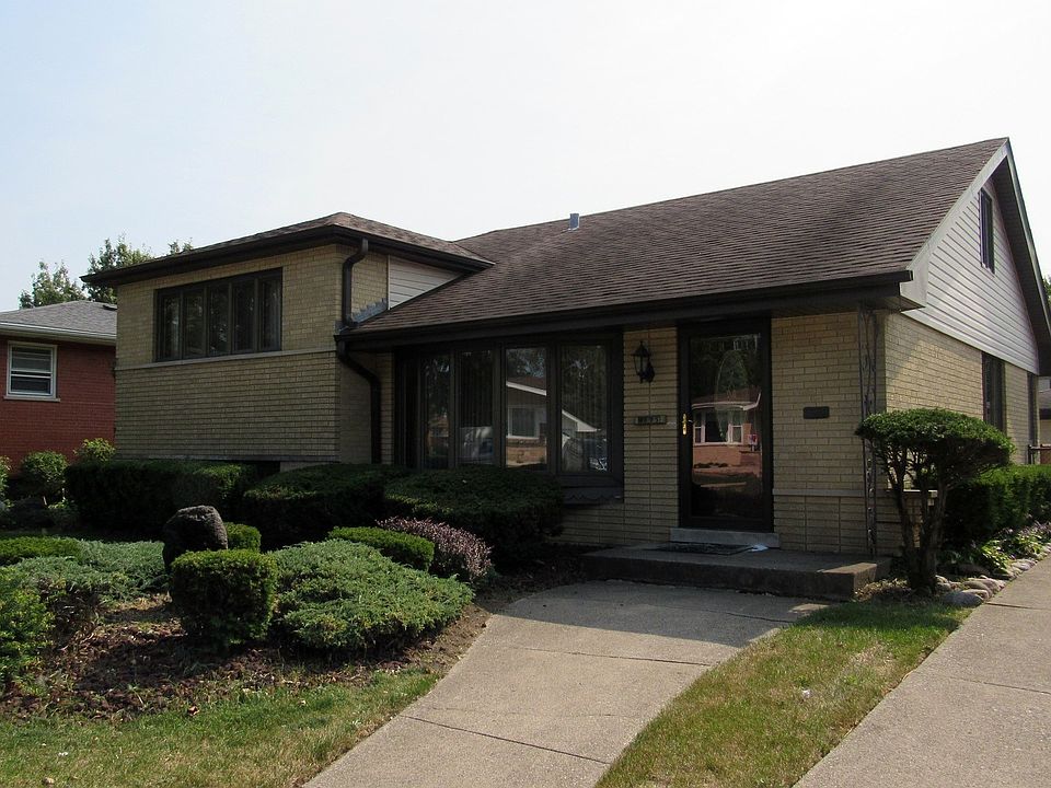 1st image of 4605 W 99th Pl