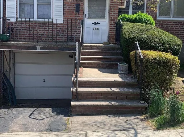 73-04 69th Avenue, Middle Village, NY 11379