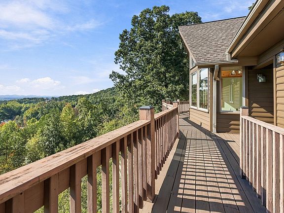 2nd image of 418 Old Rockhouse Rd