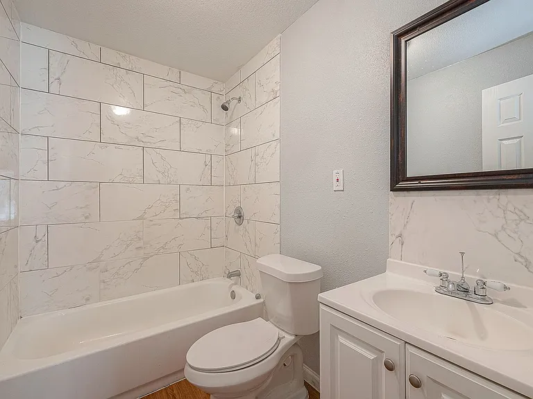 5619 Willow Glen Dr — Photo 7