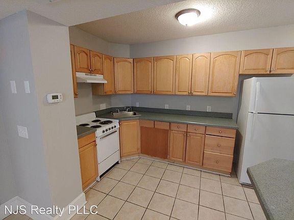 5th image of 139 Cottage Ave APT 10