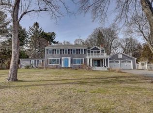 14 Quincy Adams Rd, Barrington, RI 02806